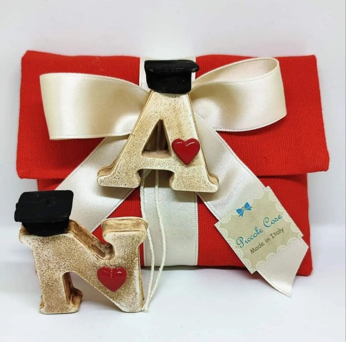 Pochette rossa porta confetti con lettera personalizzabile